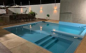 Casa moderna no centro próxima a atrações turísticas